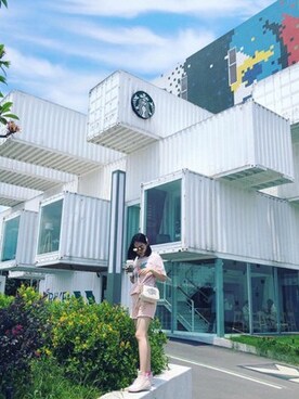 「COACH（コーチ）のDISNEY X COACH カメラ バッグ ウィズ ダルメシアン（ショルダーバッグ、ホワイト系）」を使った、Ernaia♡さん（レディース・160cm）の春コーディネート