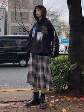 「Dr. Martens（ドクターマーチン）のDr.ﾏｰﾁﾝ　1460　8ホール（ブーツ）」を使った、cameronさん（レディース・167cm）の秋コーディネート