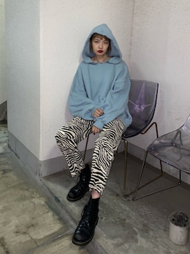 「Dr. Martens（ドクターマーチン）のDr.ﾏｰﾁﾝ　1460　8ホール（ブーツ）」を使った、cameronさん（レディース・167cm）の秋コーディネート