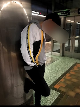 「UNIQLO（ユニクロ）のスウェットプルパーカ（長袖）（卫衣、グレー系）」を使った、buuuuu  ☻さん（レディース・156cm）の春コーディネート