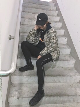 「CONVERSE（コンバース）のアイテム（スリッポン、ブラック系）」を使った、谢馨仪さん（レディース）の春コーディネート