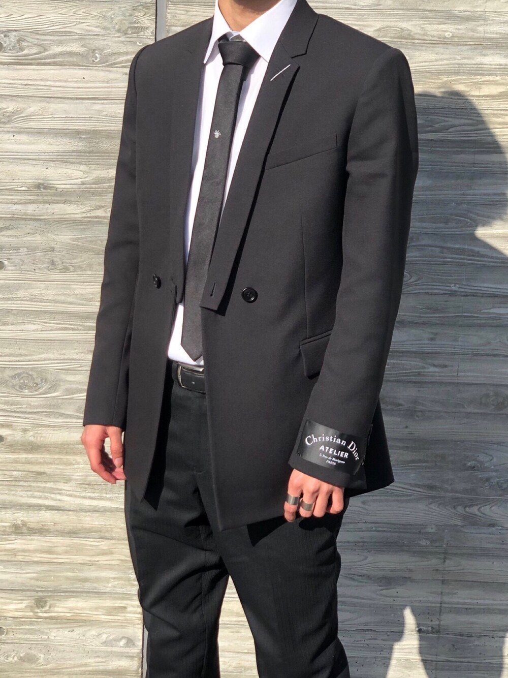 「スーツ、Dior HOMME、Dior、セットアップ、オールブラック、ディオールオム、ディオール、ジャケット、成人式、大学生」｜「Dior hommeのアイテム（ジャケット/アウター、ブラック系）」を使った、cocoさん（メンズ・166cm）の冬コーディネートの1枚目の写真