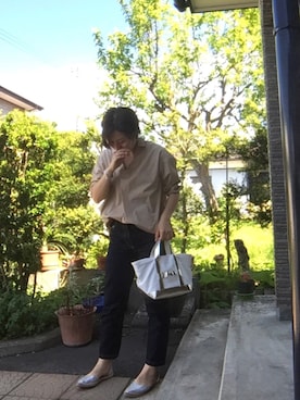 「ベージュシャツ」｜「アイテム（トートバッグ）」を使った、MAKOさん（レディース・157cm）の春コーディネート