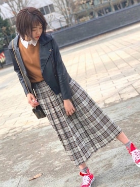 「ニットベスト」｜「アイテム（ライダースジャケット）」を使った、あやなさん（レディース・169cm）の春コーディネート