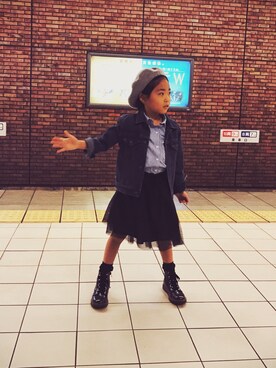 「GAP（ギャップ）のアイテム（デニムジャケット、ブルー系）」を使った、こころさん（キッズ・125cm）の冬コーディネート
