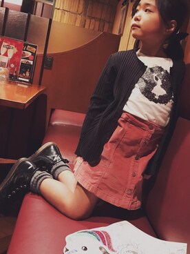 「ZARA KIDSのアイテム（カーディガン/ボレロ、ブラック系）」を使った、こころさん（キッズ・125cm）の冬コーディネート