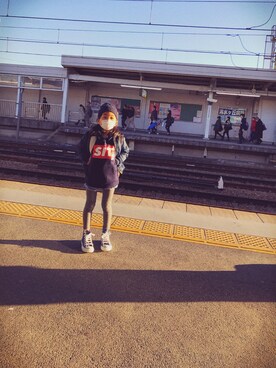 「GLOBAL WORK（グローバルワーク）のアイテム（パーカー、ブルー系）」を使った、こころさん（キッズ・125cm）の冬コーディネート
