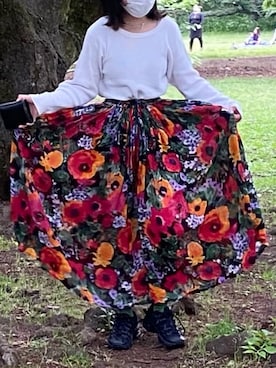 「花柄スカート」｜萌香さん（レディース・163cm・10代）の春コーディネート