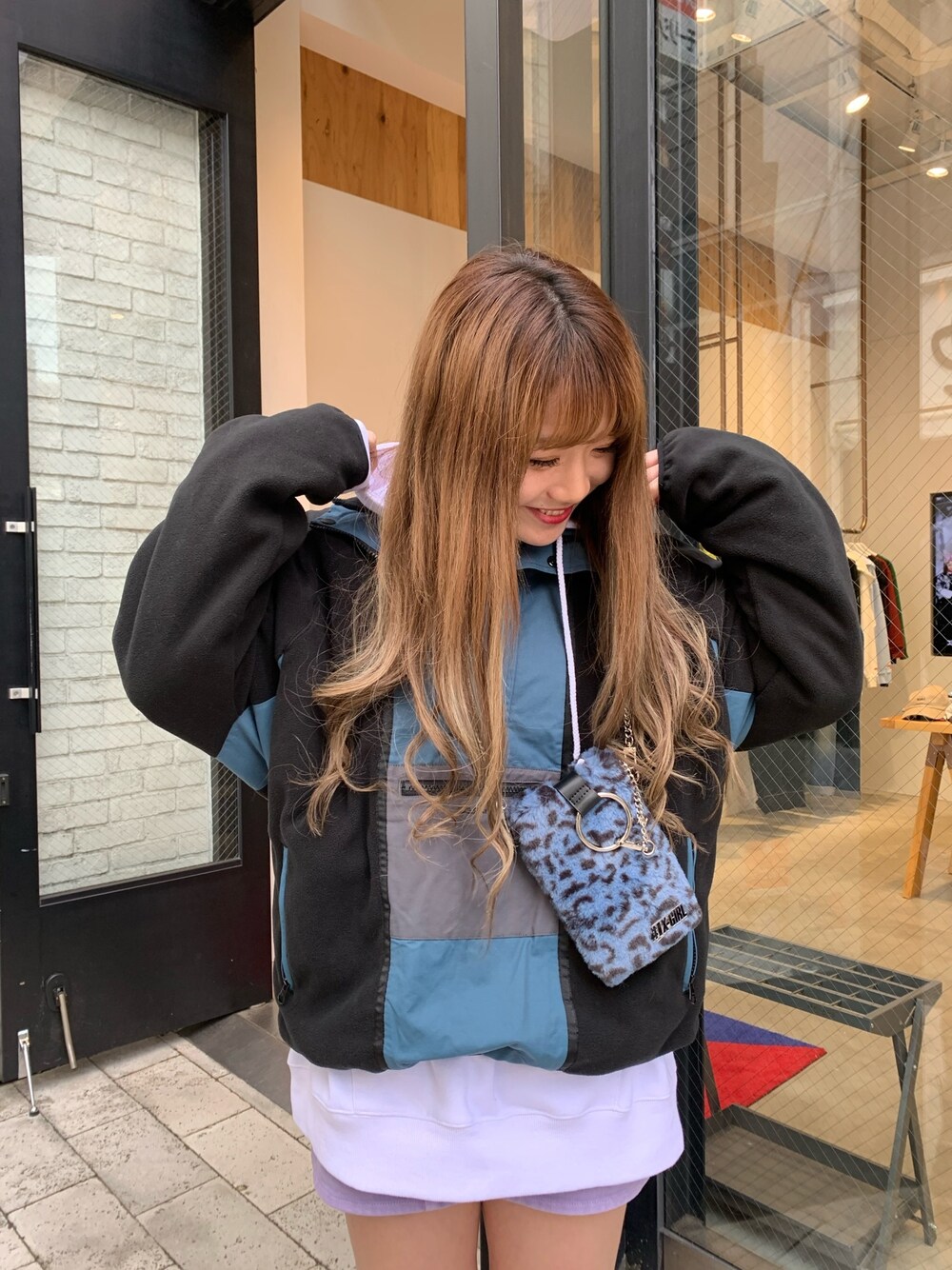 「まきちコーデ」｜「X-girlのFLEECE PULLOVER JACKET（その他アウター、ブラック系）」を使った、牧村千穂さん（レディース・158cm）の春コーディネートの1枚目の写真