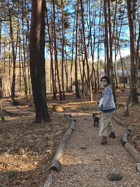「レザーブーツ」｜「アイテム（オールインワン・サロペット）」を使った、Kimaさん（レディース・159cm）の春コーディネート