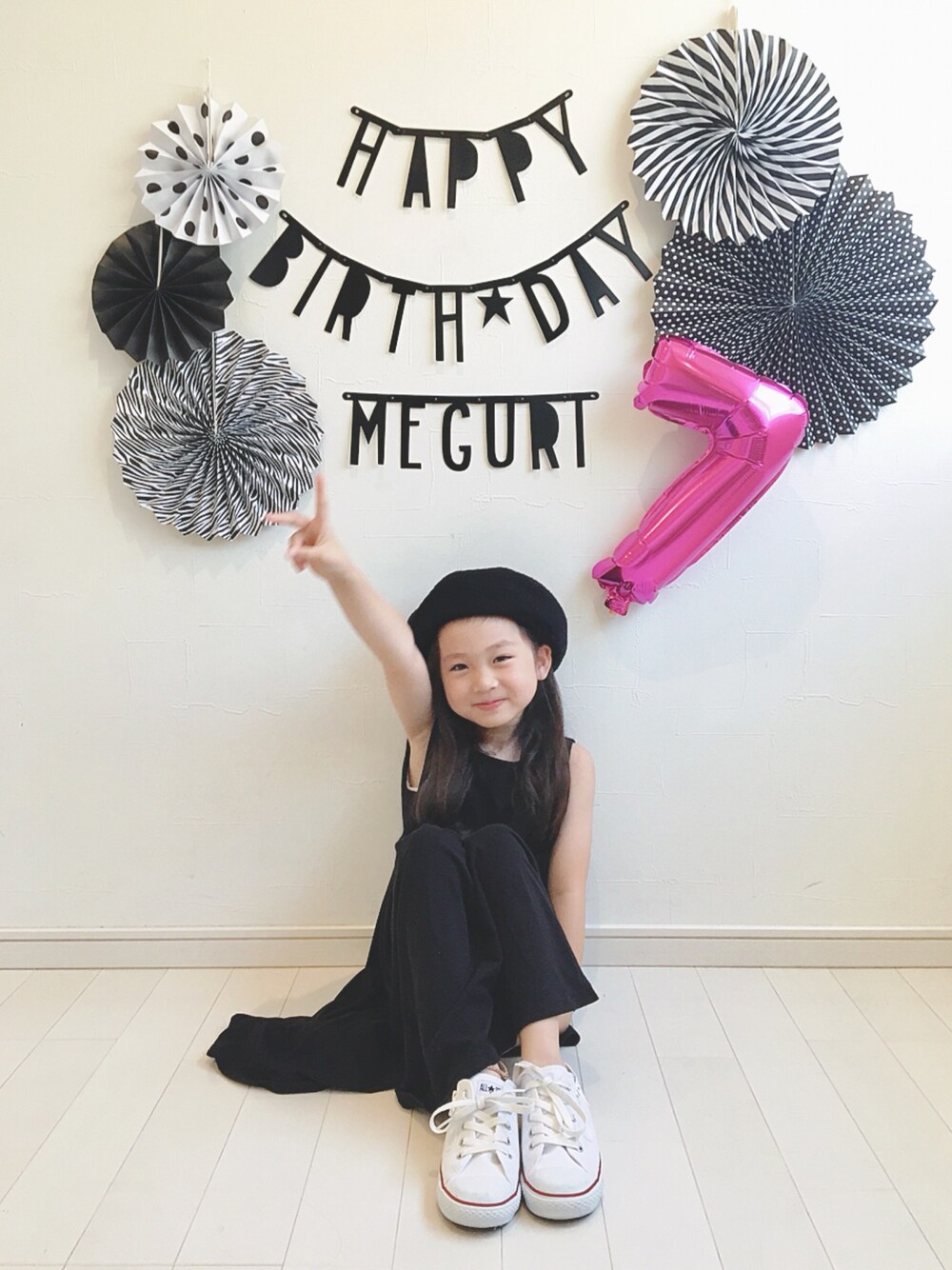 「シンプル、おんなのこ、ワンピース、モノトーン、ブランシェス、誕生日、happy birthday、7歳、Branshes」｜「BRANSHESの【限定】ノースリーブカットワンピース（ワンピース、ブラック系）」を使った、kii_memeさん（キッズ・110cm）の夏コーディネートの1枚目の写真