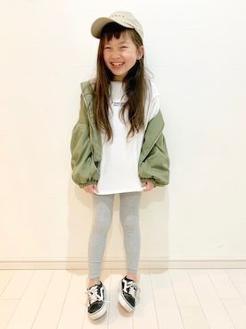 「カーキアウター」｜「アイテム（ノーカラージャケット）」を使った、kii_memeさん（キッズ・110cm）の冬コーディネート