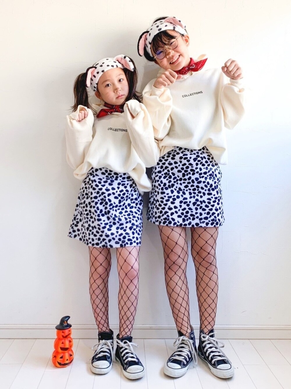 「wearhalloween2020、ハロウィン、ダルメシアン柄、スカート、仮装、ハロウィンコーデ、おそろいコーデ、halloween、ディズニーコーデ、ワントーンコーデ」｜「THE CASUALのパイル起毛 バックプリント チュニック パーカー キッズ（チュニック、ホワイト系）」を使った、kii_memeさん（キッズ・130cm）の秋コーディネートの1枚目の写真