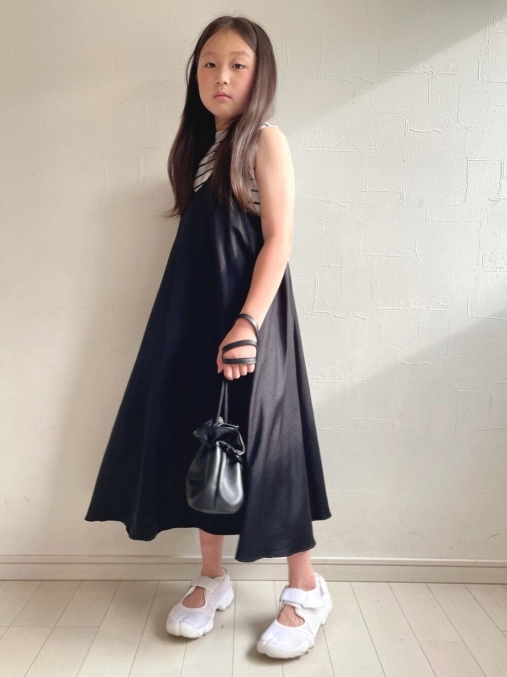 「夏コーデ、ラフコーデ、カジュアルコーデ、シンプルコーデ、ロングワンピース、ワンピース、サンダル、Branshes、ボーダー、スポーツサンダル」｜「BRANSHESのシンプルノースリーブ（タンクトップ、その他）」を使った、kii_memeさん（キッズ・130cm）の春コーディネートの1枚目の写真