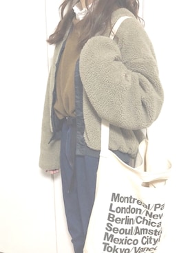 「GU（ジーユー）のアイテム（デニムパンツ、ブルー系）」を使った、あんこさん（レディース・157cm）の冬コーディネート