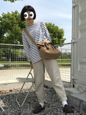 「UNIQLO（ユニクロ）のアイテム（チノパンツ、ベージュ系）」を使った、minrooneyさん（レディース・162cm）の春コーディネート