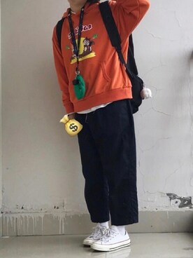 「LIFULのアイテム（チノパンツ、ブルー系）」を使った、minrooneyさん（レディース・162cm）の春コーディネート