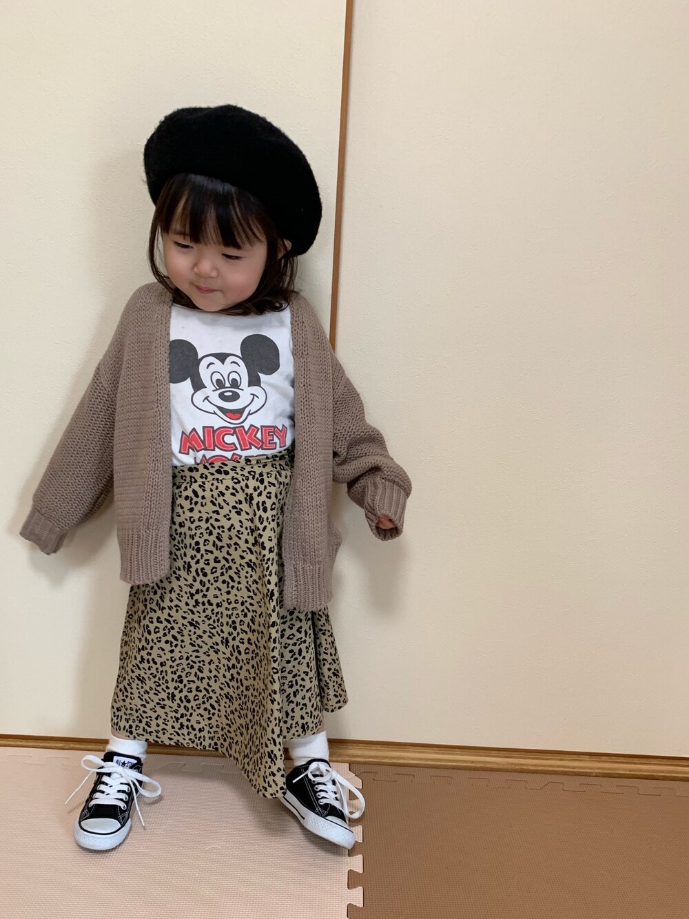 「キッズファッション、秋コーデ、女の子コーデ、2歳、ベレー帽、devirock、converse、ライトオン、プチプラ、グローバルワーク(GLOBAL WORK)」｜「devirockのアイテム（トップス、ベージュ系）」を使った、❁︎ ま の ❁︎さん（キッズ・90cm）の秋コーディネートの1枚目の写真