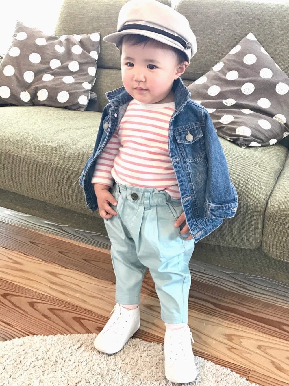「テーパードパンツ、デニムジャケット、ボーダー、マリンキャップ、静岡キッズ、チームうすげちゃん、1歳、サックスブルー」｜「petit mainのマリンキャップ（キャスケット、グレー系）」を使った、˙˳⋆﻿୨୧あい୨୧˙˳⋆﻿さん（キッズ・90cm）の春コーディネートの1枚目の写真