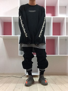 「Yeezy（イージー）のアイテム（スラックス）」を使った、シュンさん（メンズ・170cm）の春コーディネート