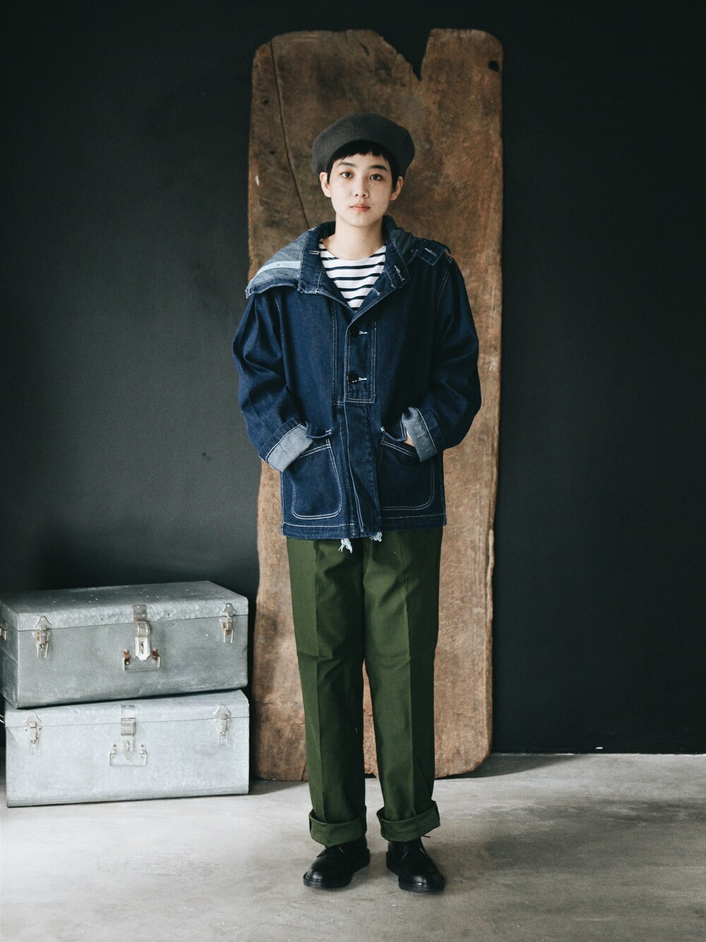「古着、VINTAGE、military、 NAVY、aroommodel、 古著 、 US」｜「A Room Model - Retro US NAVY Parka（ミリタリージャケット、ブルー系）」を使った、AROOMMODELさん（レディース・165cm）の春コーディネートの1枚目の写真