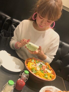 「VERSACE（ヴェルサーチ）のアイテム（財布/小物）」を使った、yagoyagoyago!さん（レディース・163cm）の夏コーディネート