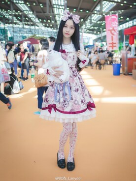 「lolitafashion」｜「アイテム（チュニック）」を使った、岚衣_Lanyeeさん（レディース・173cm）の冬コーディネート