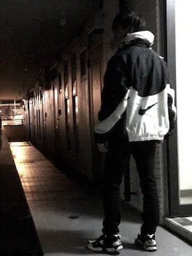 「白黒」｜「アイテム（ブルゾン）」を使った、yusuke さん（メンズ・171cm）の春コーディネート