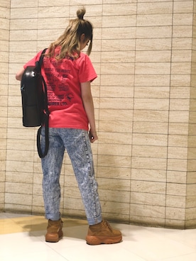 「AVIREX（アヴィレックス）のエンブロイダリー ティーシャツ 刺繍/ EMBROIDERED T-SHIRT（Tシャツ/カットソー）」を使った、REINA Üさん（レディース・163cm）の春コーディネート