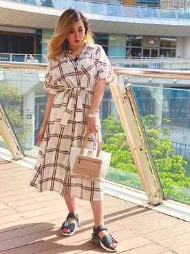 「AVIREX（アヴィレックス）のアイテム（シャツワンピース）」を使った、REINA Üさん（レディース・163cm）の春コーディネート