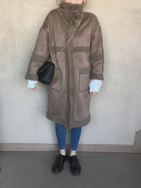 「DHOLIC（ディーホリック）のアイテム（ムートンコート）」を使った、_________mさん（レディース・162cm）の冬コーディネート