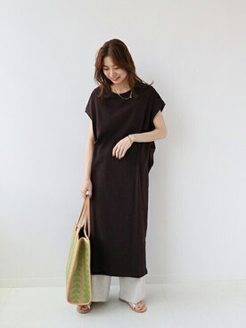 「アイテム（サンダル、ゴールド系）」を使った、misatoさん（レディース・160cm）の春コーディネート