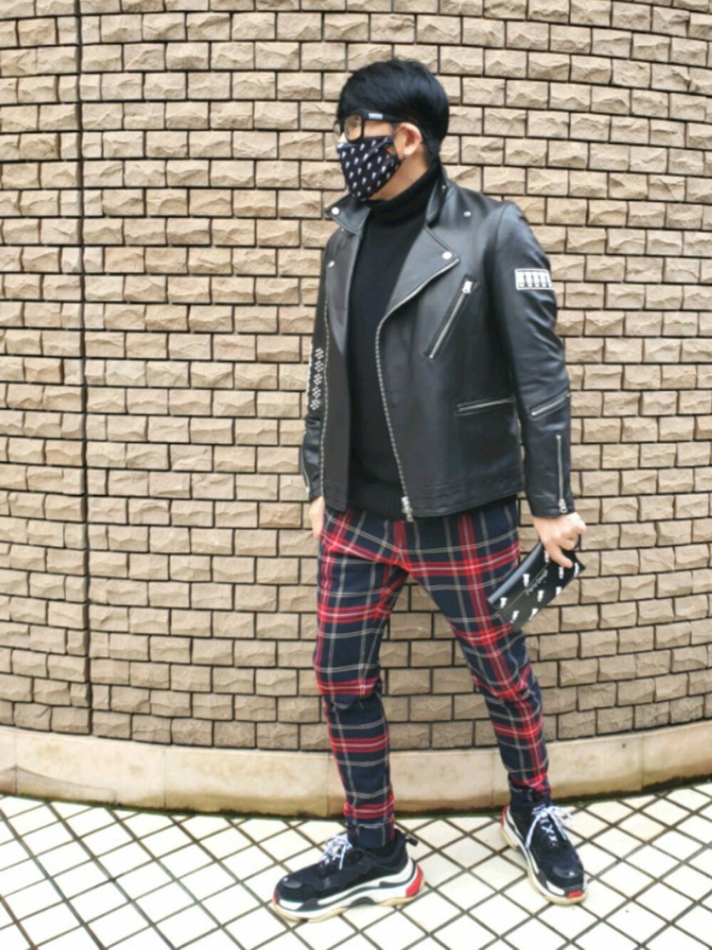 「pinkbomb、ZARA、BALENCIAGA、london style、check pants、チェックパンツ、ライダースジャケット」｜「ZARAのアイテム（ニット/セーター、ブラック系）」を使った、MARCELLO(マル)さん（メンズ・177cm）の秋コーディネートの1枚目の写真