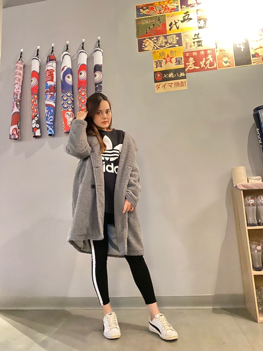 「ootd、PUMA、gray、adidas、winter、coat」｜「Sheinのアイテム（チェスターコート、グレー系）」を使った、Biffi Fu  🇹🇼さん（レディース・166cm）の冬コーディネートの1枚目の写真