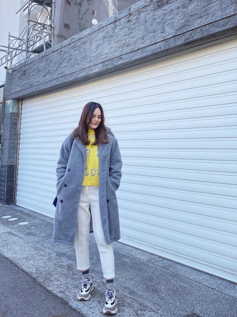 「gray、Photoshoot、ootd、shein、new、SUNNY、bright」｜「SHEINのアイテム（チェスターコート、グレー系）」を使った、Biffi Fu  🇹🇼さん（レディース・166cm）の冬コーディネートの1枚目の写真