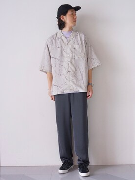 「JUNRED（ジュンレッド）のマーブルパターンルーズシャツ（シャツ/ブラウス、グレー系）」を使った、SHUNSUKEさん（メンズ・184cm）の春コーディネート
