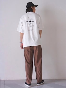 「JUNRED（ジュンレッド）の【DOMDOM×KEN KAGAMIコラボ】バックプリントTシャツ（Tシャツ/カットソー、ホワイト系）」を使った、SHUNSUKEさん（メンズ・184cm）の春コーディネート