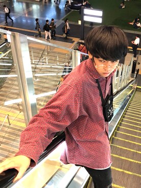 「SPINNS（スピンズ）のアイテム（シャツ/ブラウス、レッド系）」を使った、Ryouseiさん（メンズ・180cm）の秋コーディネート