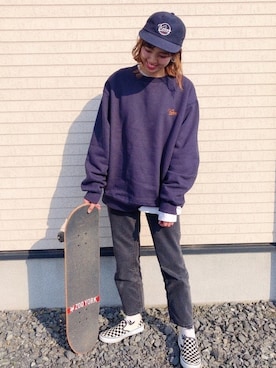 「スケボー」｜「アイテム（スウェット）」を使った、Riseiさん（レディース・172cm）の春コーディネート