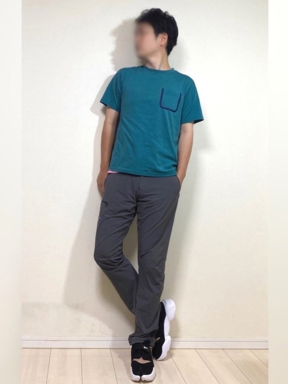 「Marmot、ZARA、arcteryx、NIKE、春夏コーデ、アウトドアミックス、シンプルコーデ、レイヤードスタイル」｜「NIKEのNIKE ナイキ ウィメンズ アクア リフト bq4797-002【SP】（スニーカー、ブラック系）」を使った、スピさん（メンズ・175cm）の夏コーディネートの1枚目の写真