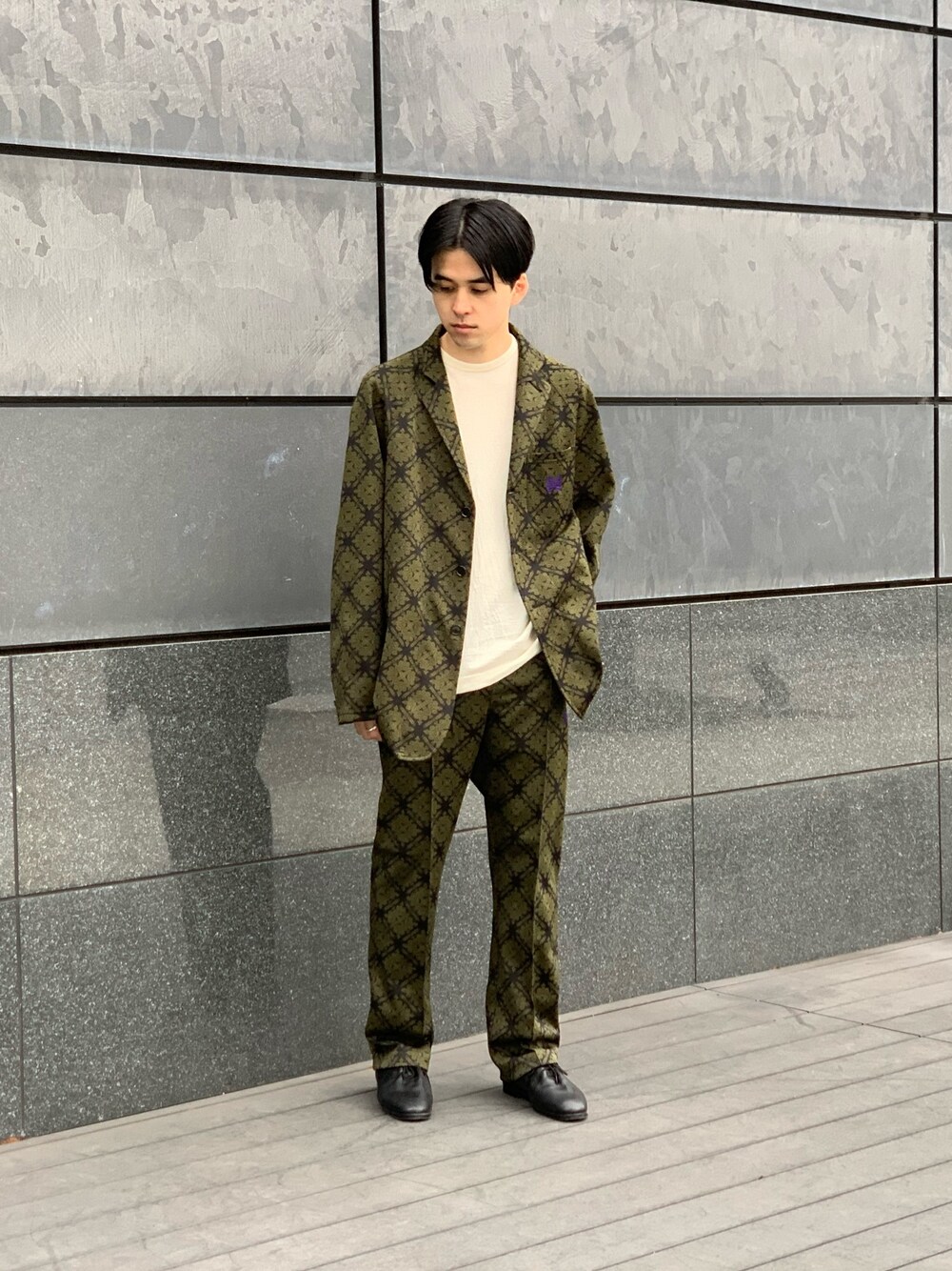 「NEEDLES、お洒落さんとつながりたい、needles トラックパンツ」｜「Needlesのアイテム（ジャケット/アウター、ブラック系）」を使った、竹内 孜介さん（メンズ・172cm）の冬コーディネートの1枚目の写真