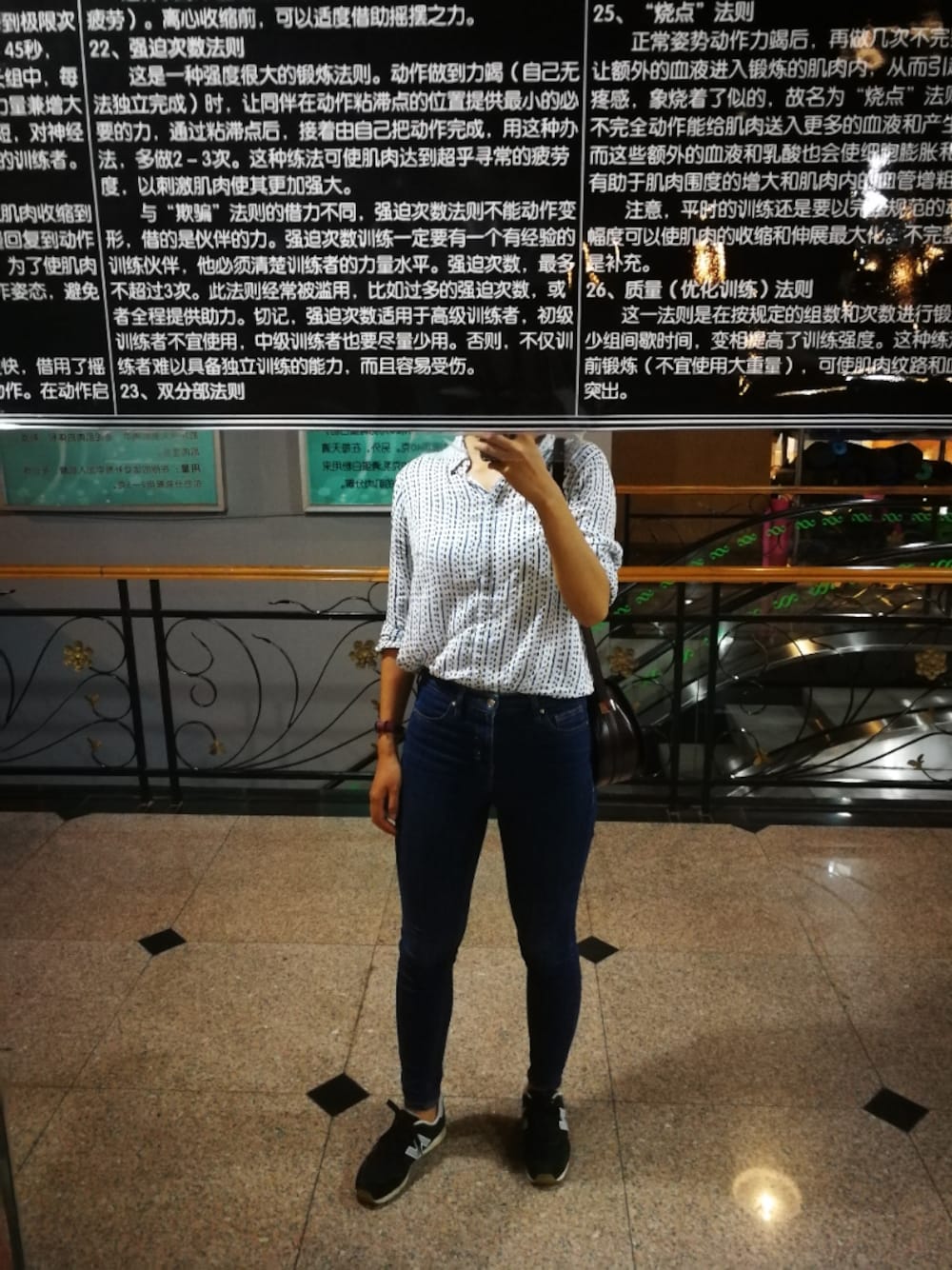 ブラック系のその他を着用したレディースの夏コーディネートの1枚目の写真