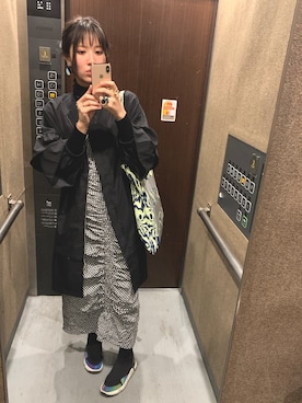 「MONKI（モンキ）のアイテム（トートバッグ）」を使った、channieさん（レディース・161cm）の春コーディネート