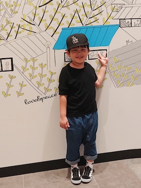 「アイテム（ポスター/アート、ゴールド系）」を使った、KODAIさん（キッズ・110cm）の秋コーディネート