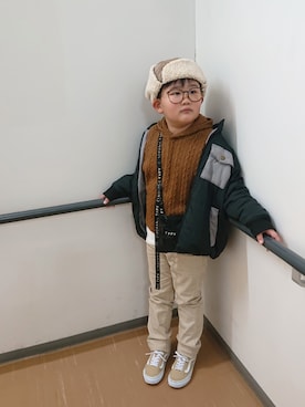 「ニットパーカー」｜「アイテム（ブルゾン）」を使った、KODAIさん（キッズ・128cm）の冬コーディネート