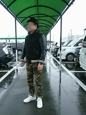 「カモフラパンツ」｜「アイテム（スタジャン）」を使った、カホンさん（メンズ・169cm）の冬コーディネート