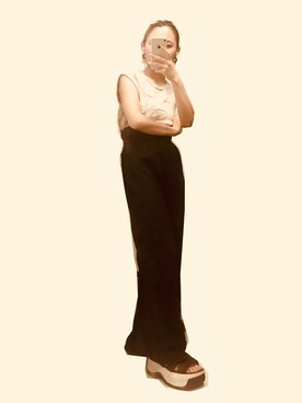 「EMODA（エモダ）のコルセットマークワイドパンツ（その他パンツ、ブラック系）」を使った、momomoさん（レディース・155cm）の夏コーディネート