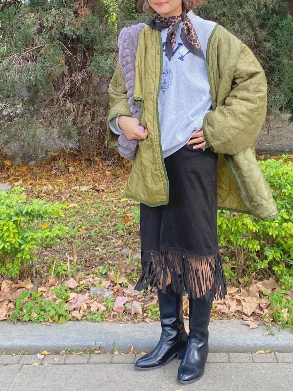 「LOWRYS FARMのアイテム（ファッション雑貨、ブラウン系）」を使った、Yi Yong Wangさん（レディース・168cm）の冬コーディネートの1枚目の写真