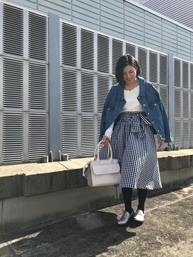 「シルバーシューズ」｜「アイテム（デニムジャケット）」を使った、神戸レタスさん（レディース・155cm）の春コーディネート