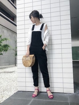 「KOBE LETTUCE（コウベレタス）のアイテム（オールインワン・サロペット）」を使った、神戸レタスさん（レディース・164cm）の春コーディネート
